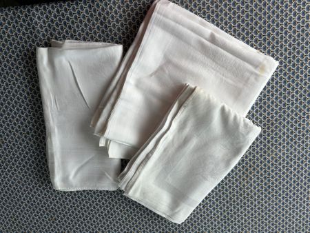 Lot de 4 nappes anciennes