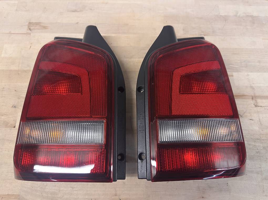 Toutes les pièces auto: VW T5 FACELIFT - RÜCKLEUCHTEN – D'occasion à Lostorf par Supra_1990