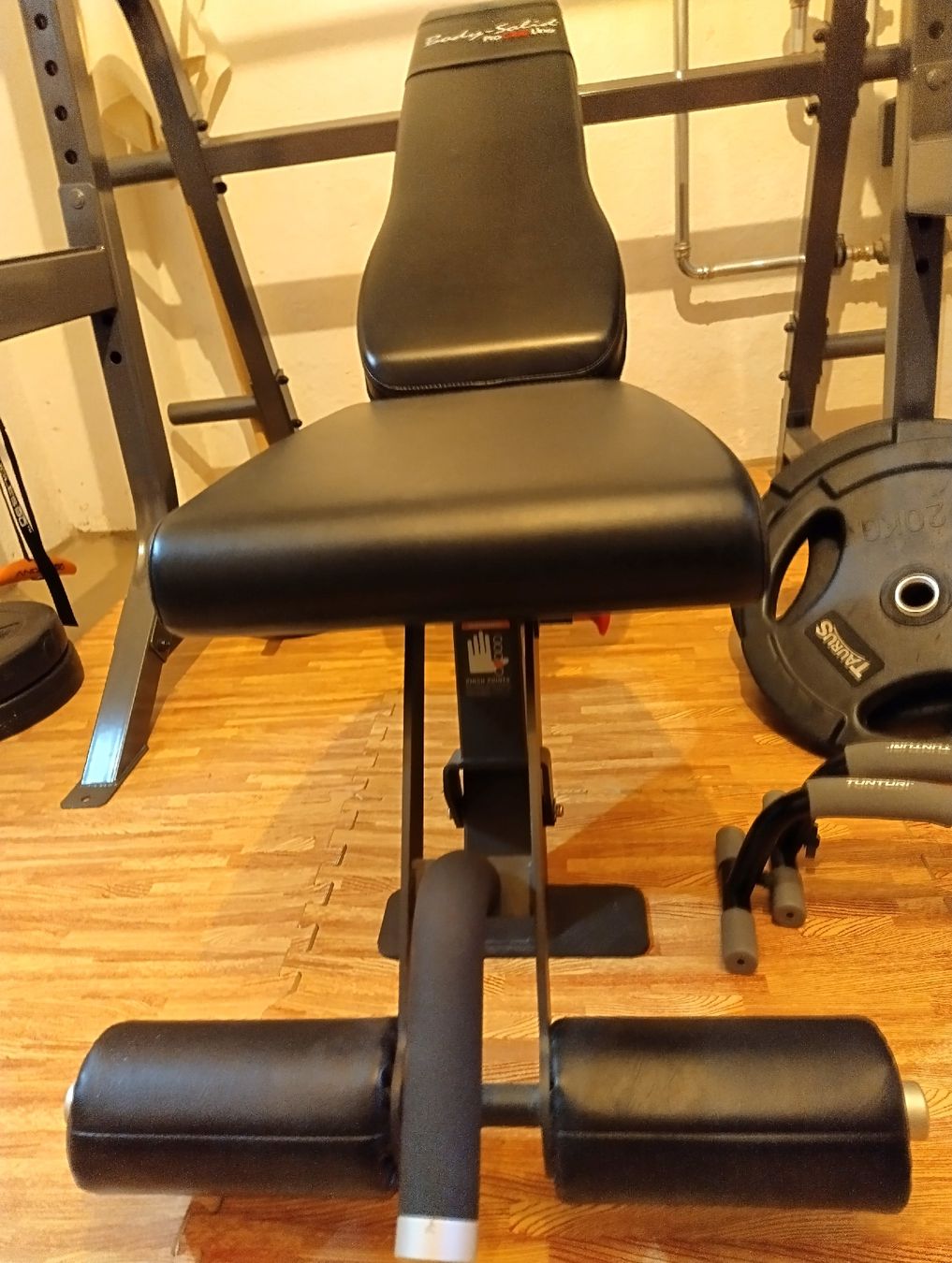Hometrainer: Profi Hantelbank+ Multipress Rack inkl. Gewichte – Usato da Dättwil AG venduto da Kleinaberfein 2