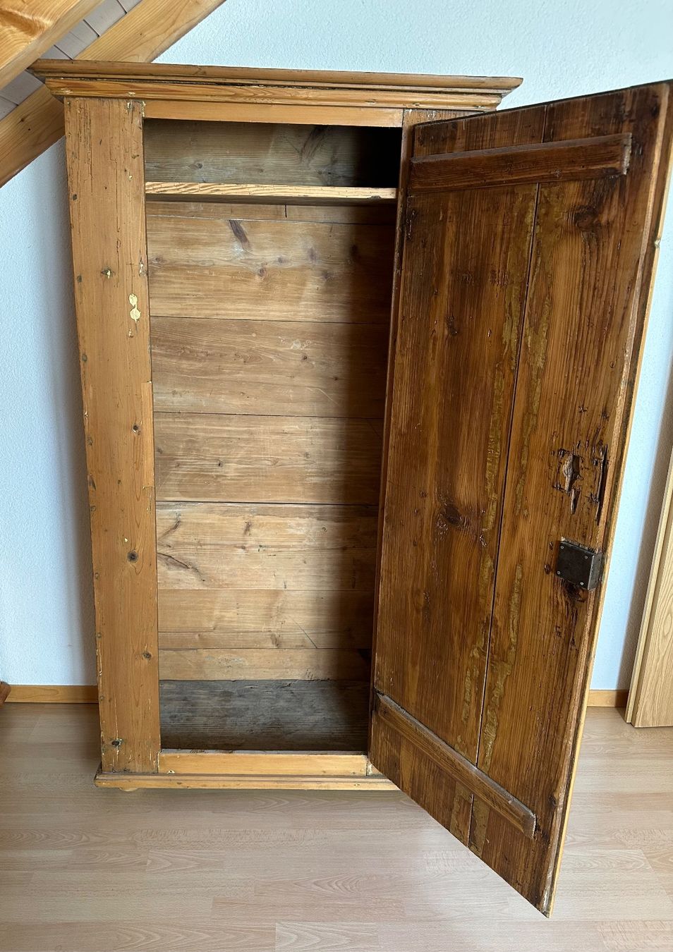 Armadi: Holz Schrank – Usato da Liedertswil venduto da Schalali-1 1