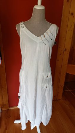 Kleid aminals weiss Grösse 3 guter Zustand mit Leinen