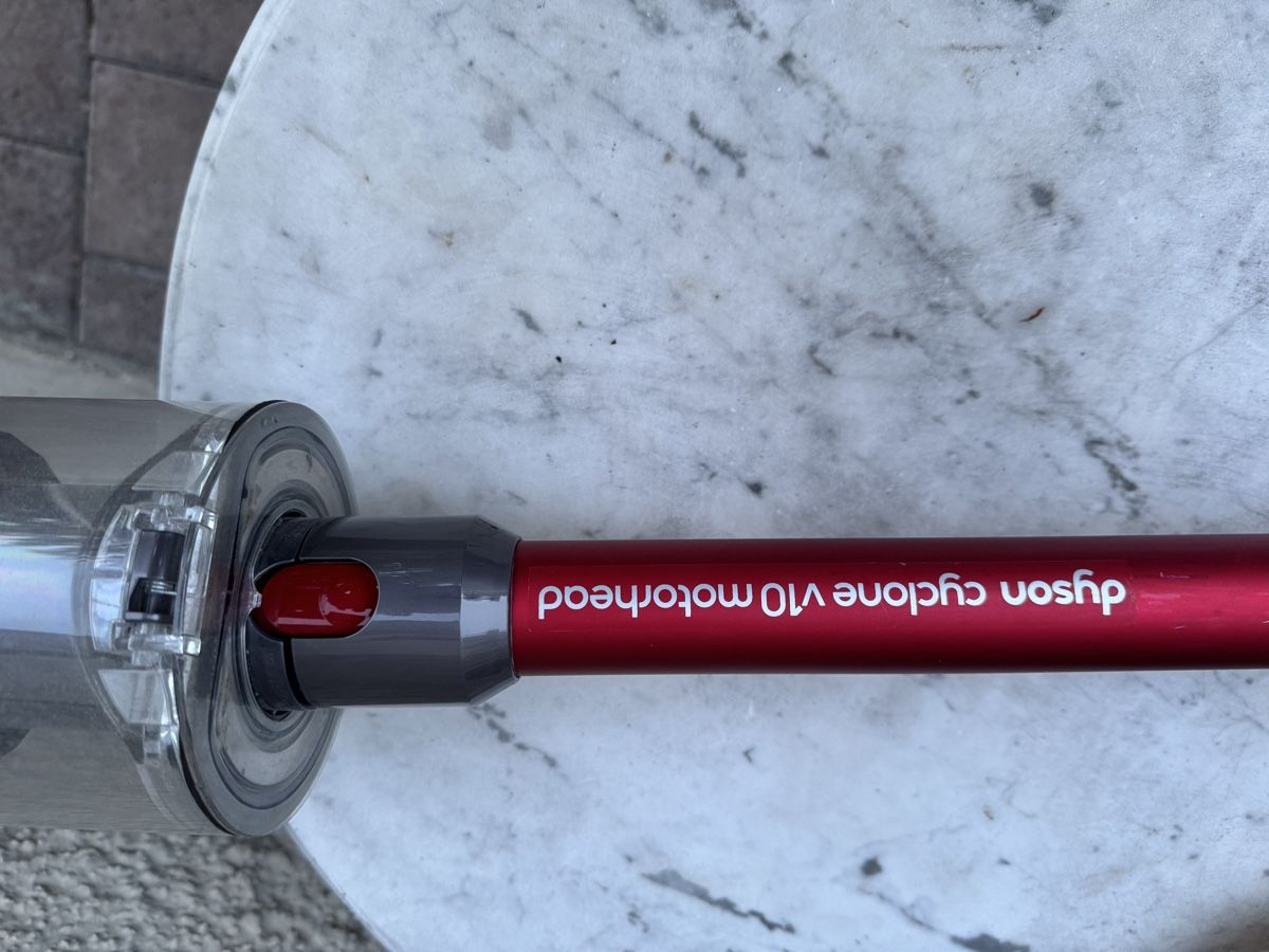 Dyson Staubsauger & Zubehör: Dyson v10 – Defekt aus gunzgen von zhari 2