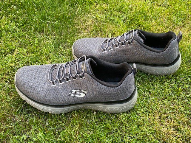 Skechers Chaussures hommes: SKECHERS Lite Weight / Memory Foam – D'occasion à Pfaffhausen par stepober 1