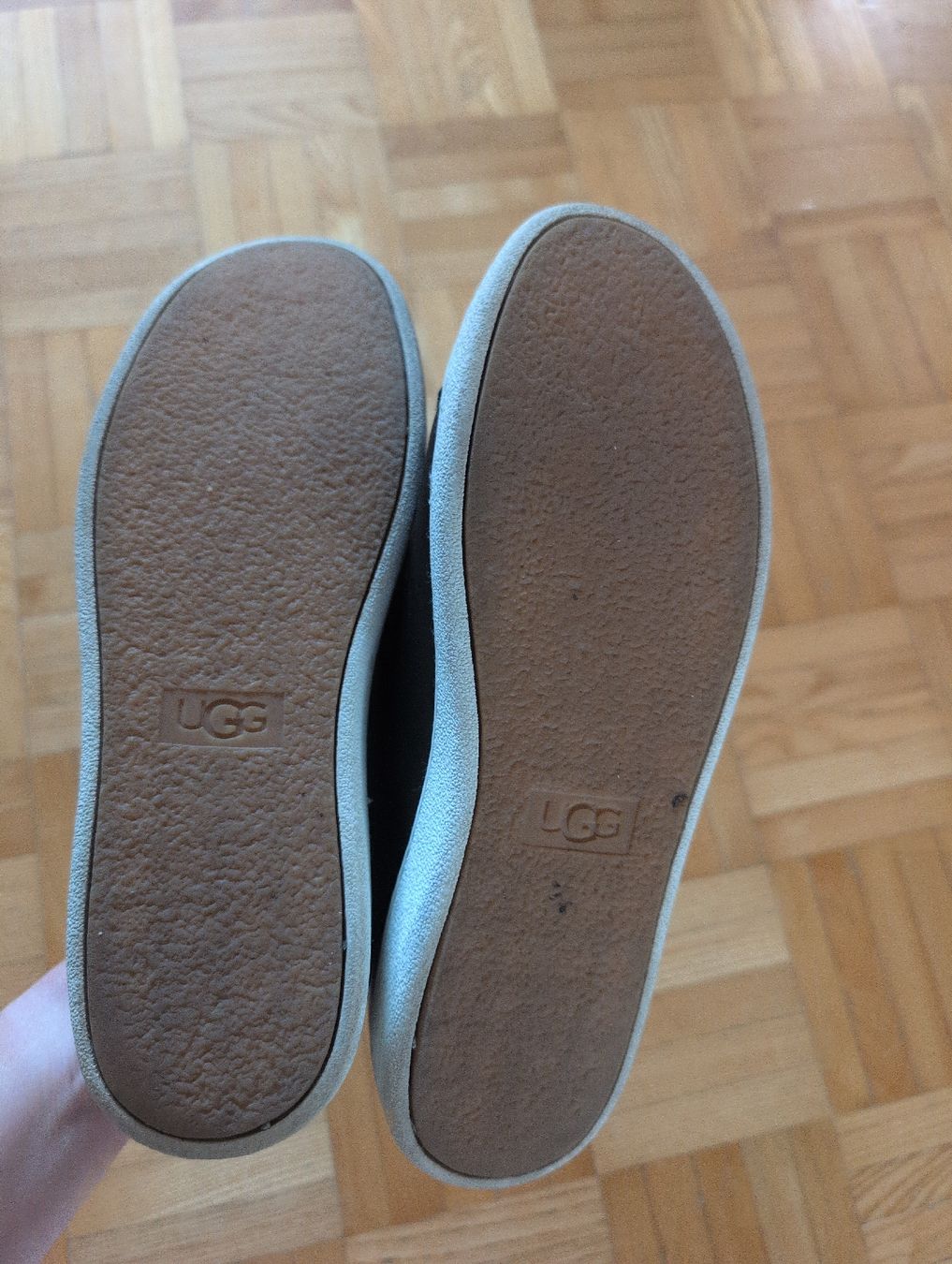 Ugg Scarpe da donna: UGG Freizeitschuhe  – Usato da Bonaduz venduto da ChristinaCh 2