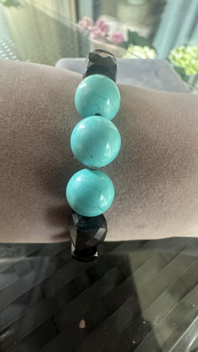 Bracciali & Braccialetti: Armband mit schwarzen Achat und Howlith Perlen  – Nuovo e nell'imballaggio originale da Kriens venduto da Hortensie6 1