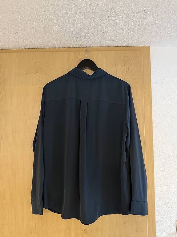 Camicette: Dunkelblaue H&M Bluse – Usato da Rorschach venduto da Tara234 1