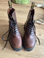 Dr. Martens Plateau Stiefel Braun Gr. 40