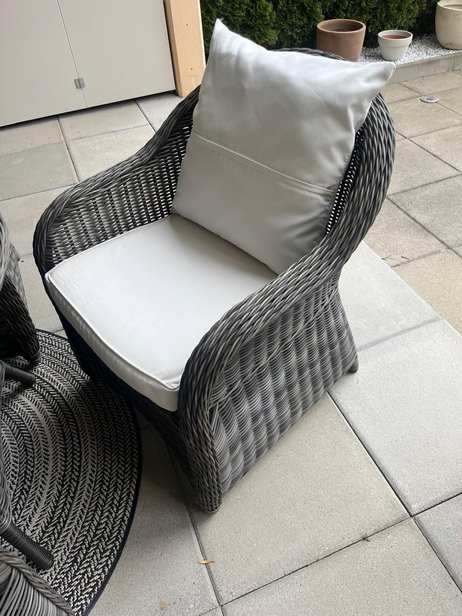 Set de table et chaises: 4er-Sitzgruppe Rattan Möbel – D'occasion à Niederglatt ZH par sdimaio 2