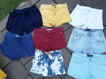 8  Paar  kurze Hosen Gr. 32/34