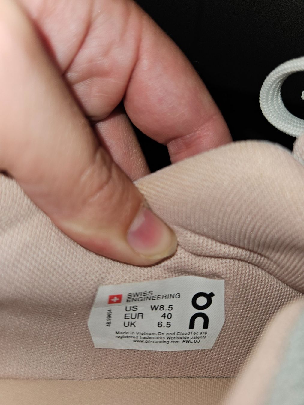 On Chaussures femmes: On Roger Federer weiss Damen Grösse 40 gebraucht – D'occasion à Oberrieden par Chantal_01 3