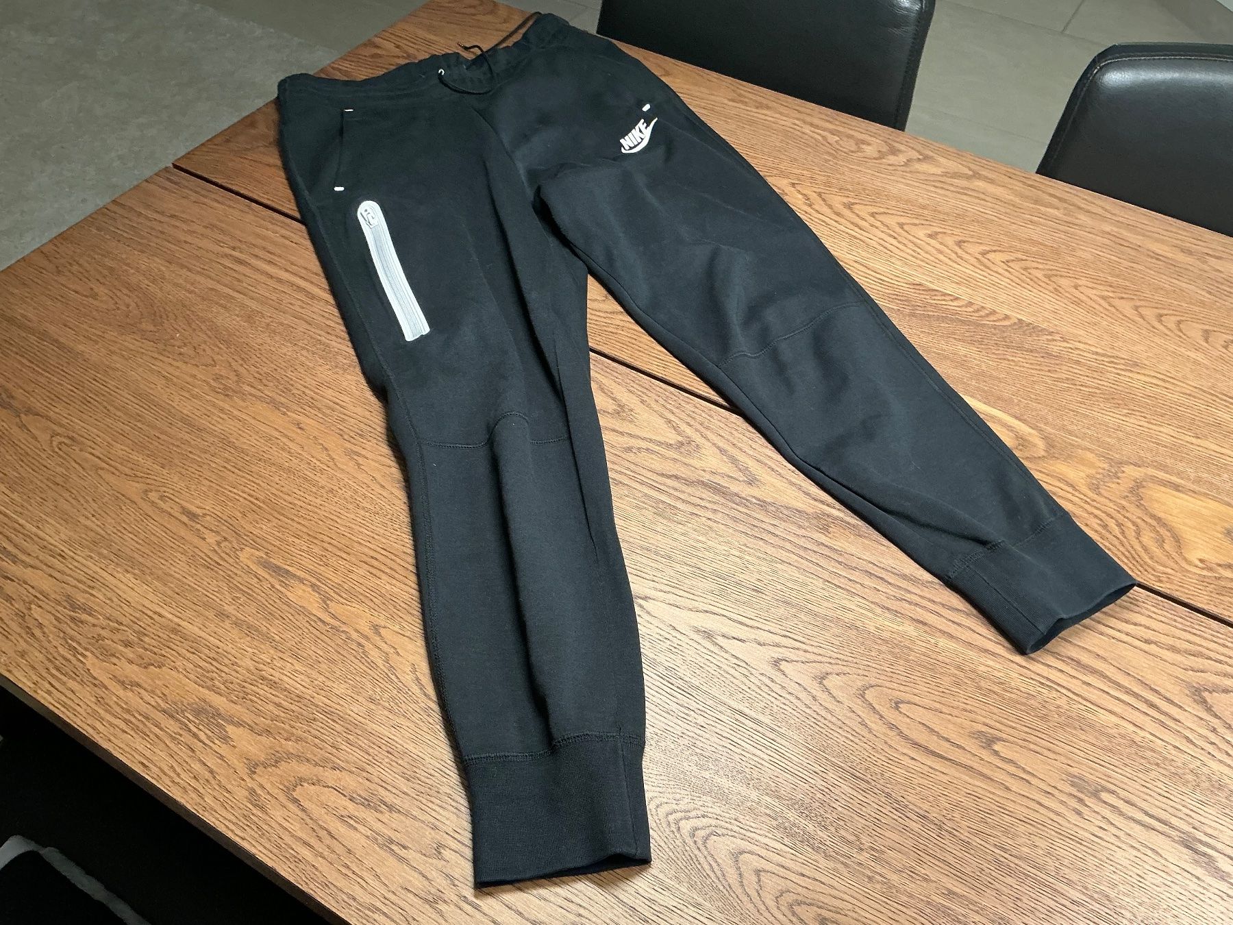 Nike Pantaloni: Nike Trainerhose Gr.S – Usato da Würenlos venduto da Tina48