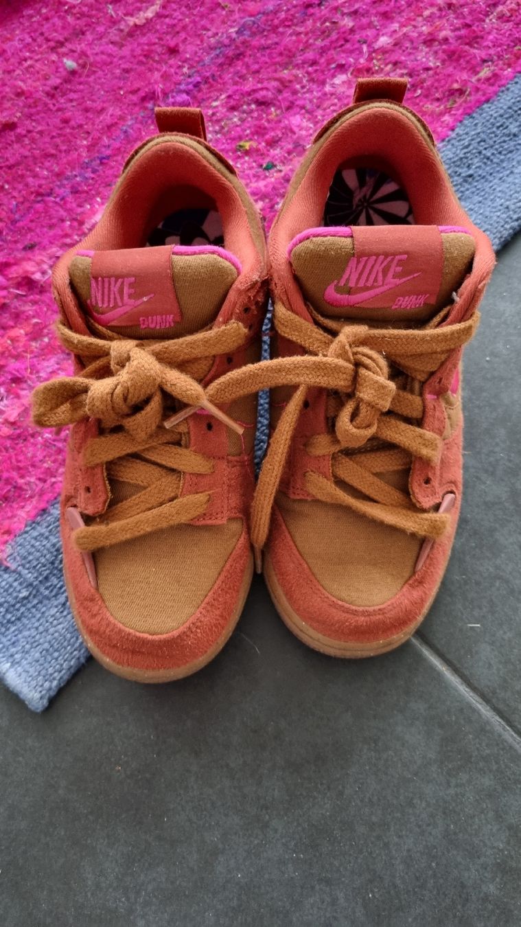 Nike Scarpe da donna: Nike Dunk low disrupt 2 desert- bronze pink 36 – Usato da Bad Zurzach venduto da Mfritzli