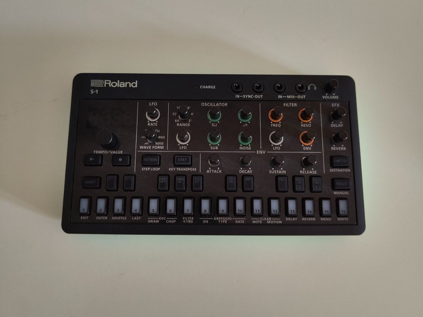 Roland Musikinstrumente: Roland S 1 Aira Compact Tweak Synth – Gebraucht aus Birrhard von Dave-C