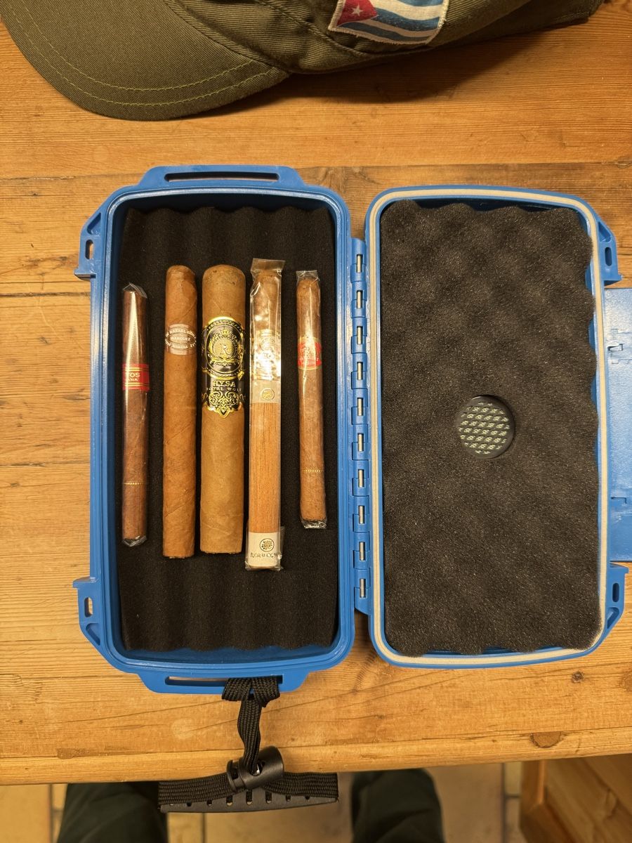 Sigari: Cigars & Reishumidor wasserfest – Nuovo (secondo la descrizione) da Seuzach venduto da Wolf936 1