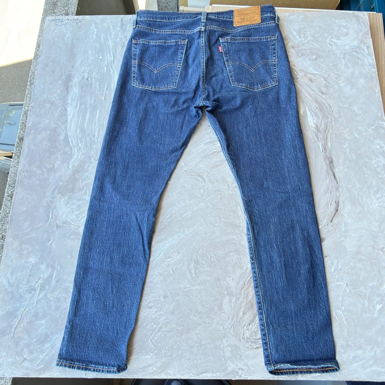 Levi's Jeans: Jean Levi's bleu brut, taille 32/30, bon – Usato da Thônex venduto da Suisse.Shopping 1