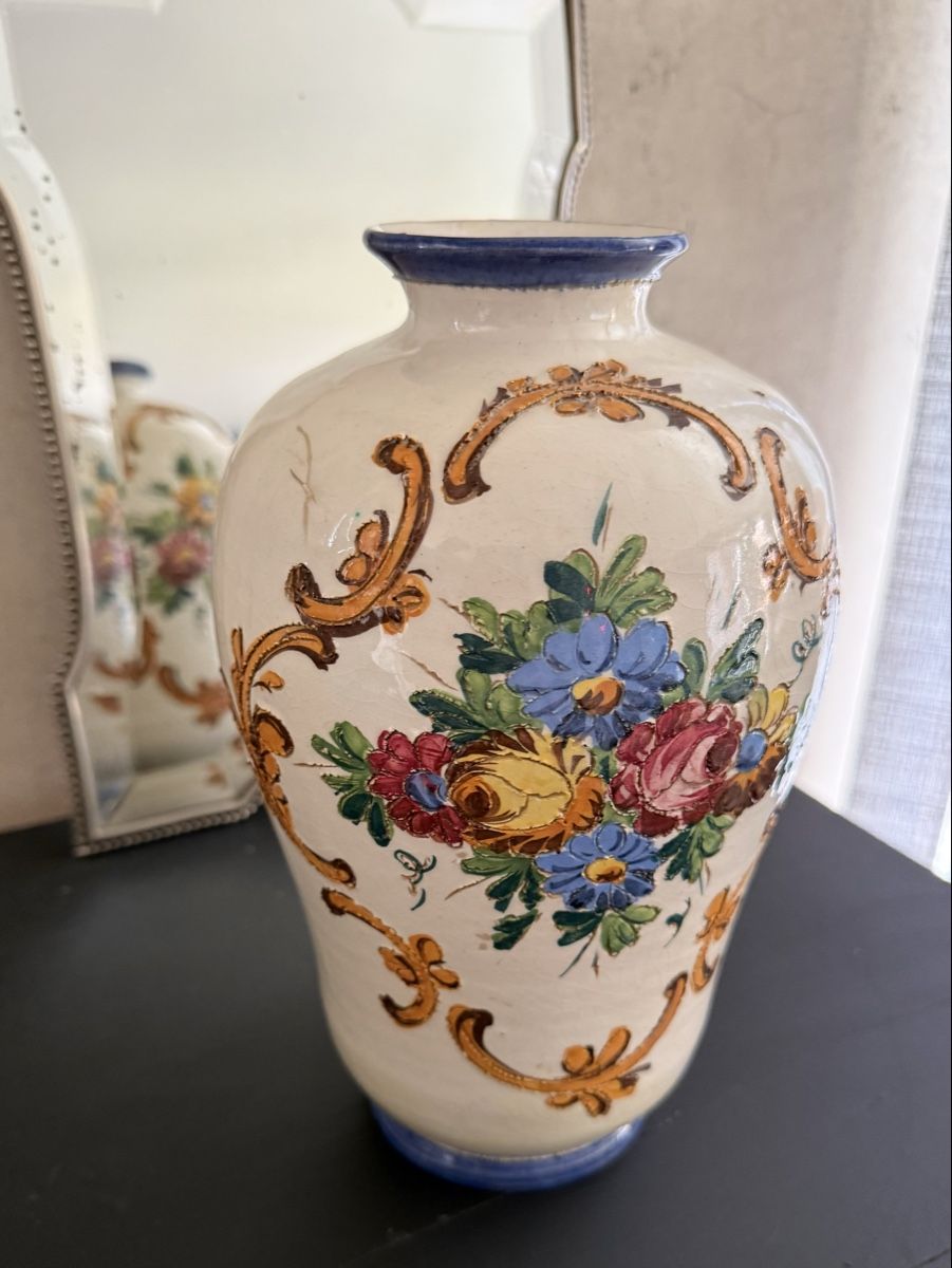 Vase & Récipients: Vase décoratif vintage avec fleurs – D'occasion à Agiez par Beve15