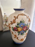 Vase décoratif vintage avec fleurs