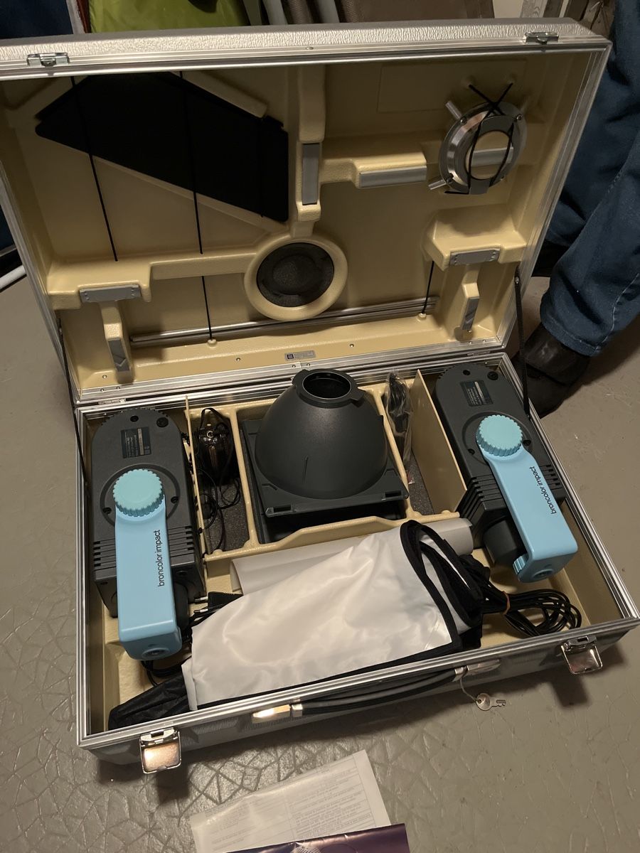 Laboratorio & Camera oscura: Valise éclairage pro de studio photo – Nuovo (secondo la descrizione) da Daillens venduto da spidfredos