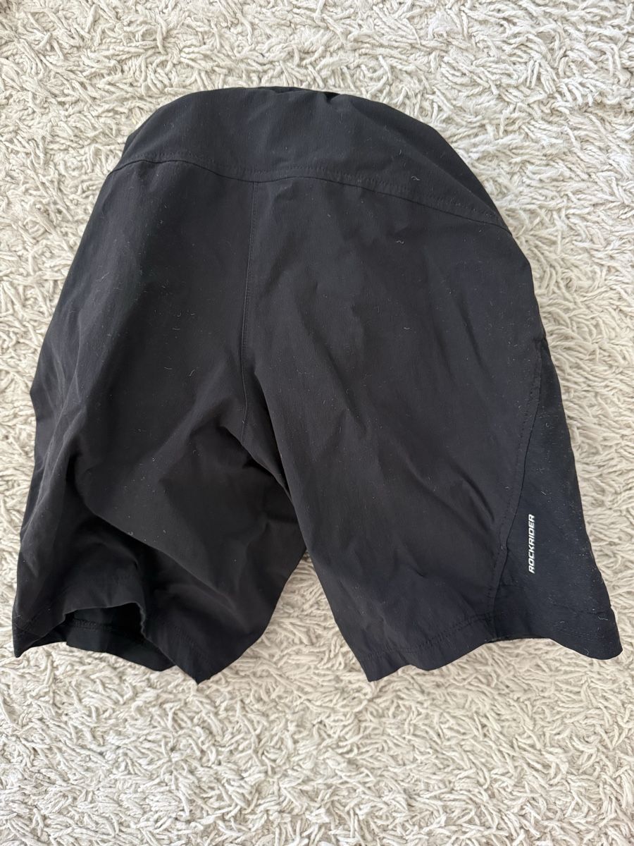 Decathlon Pantaloni: Radhose kurz MTB, Grösse 123-130cm – Usato da Langenthal venduto da Leclafel 1