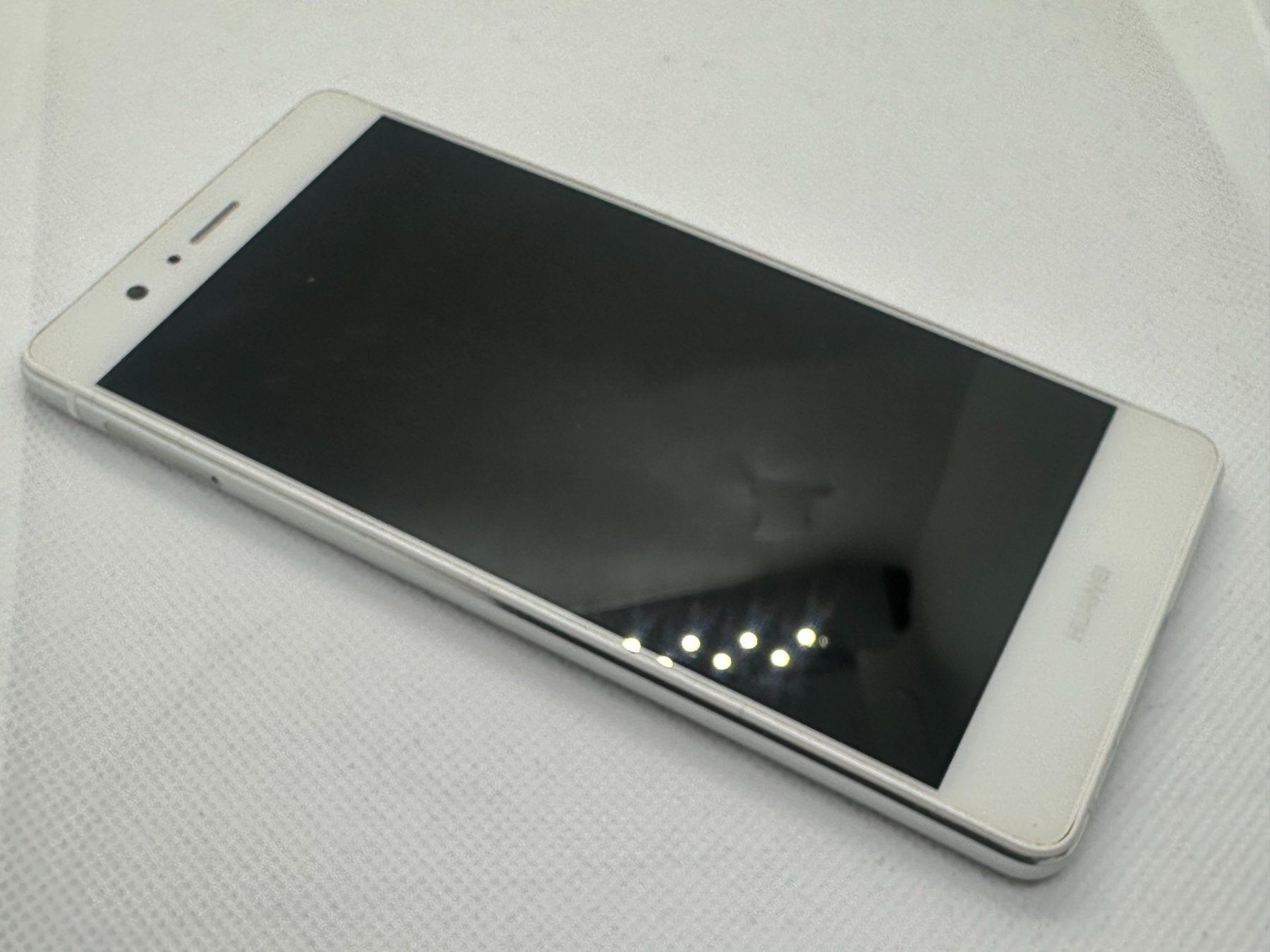 Huawei Telefoni cellulari / Smartphones: Huawei P8 Lite - Inkl. Hülle – Usato da Nussbaumen AG venduto da Dika-Shop 2