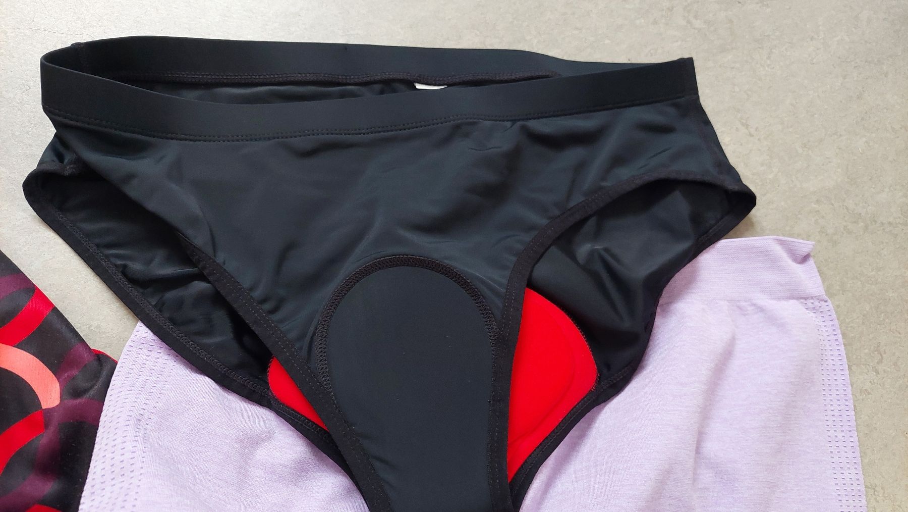 Lotti di vestiti: Velokleider Set – Usato da Escholzmatt venduto da Ipbuur 3