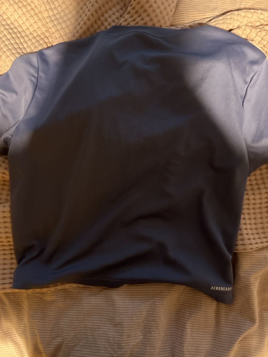 T-shirt: T shirt adidas  – Nuovo (secondo la descrizione) da Chêne-Bougeries venduto da dav_x99l 1