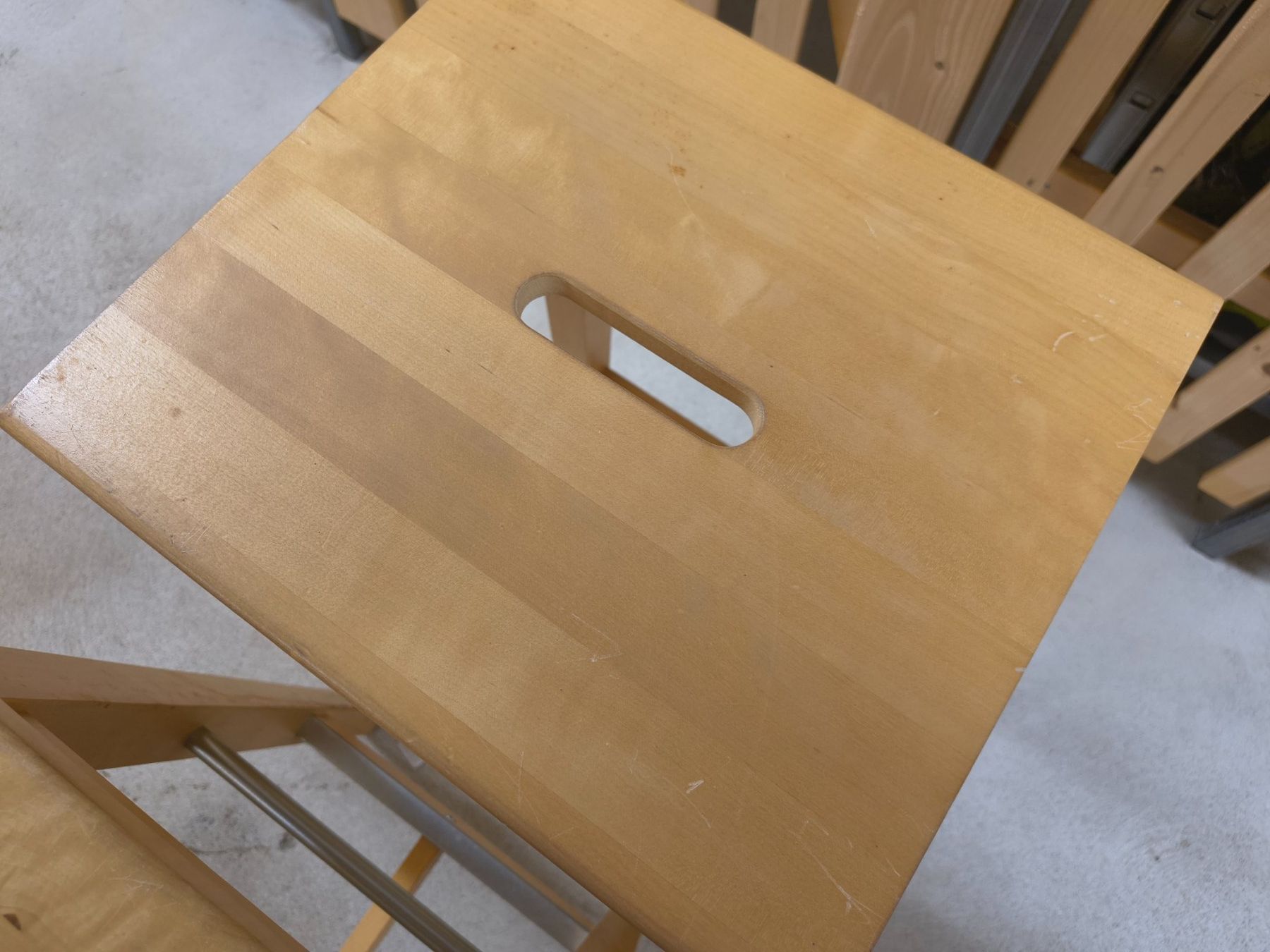 Ikea Set di tavolo e panche: Ikea Hochtisch und Hochstühle – Usato da Zürich venduto da car_w65f 6