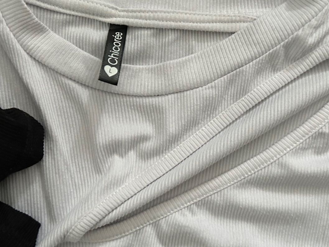 Kleiderpakete: 2 Damenshirt schwarz/weiss Gr. L – Gebraucht aus Obergösgen von Andre118 1