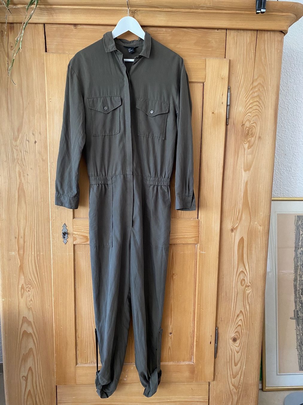 H&M Jumpsuits: Jumpsuit Gr. 36 olivgrün – Gebraucht aus Bolligen von Picasso79