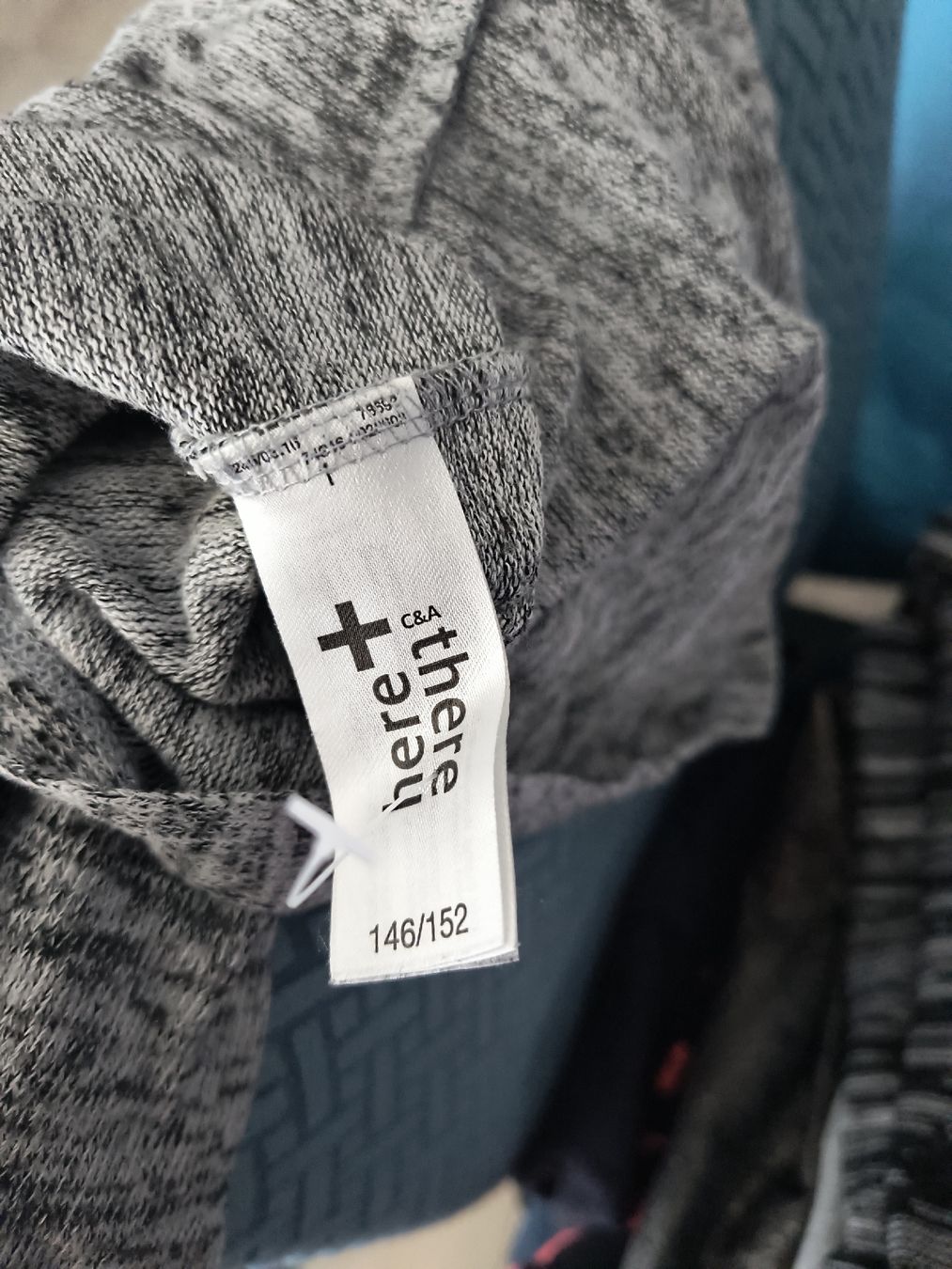Giacche & Cappotti: Strickjacke C&A there+there Grösse 146/152 Melangeoptik – Usato da Schöfflisdorf venduto da kin_2dp9 1