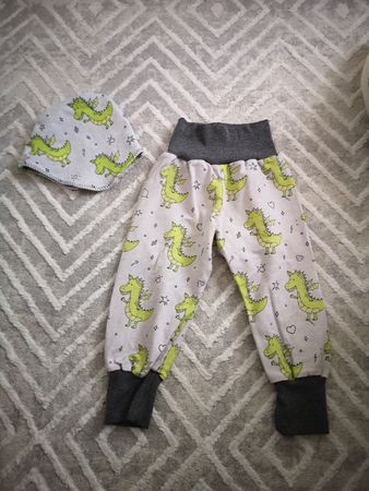 Pumphose mit Kappe aus BW gr. 86 , mit Drachen Motiven