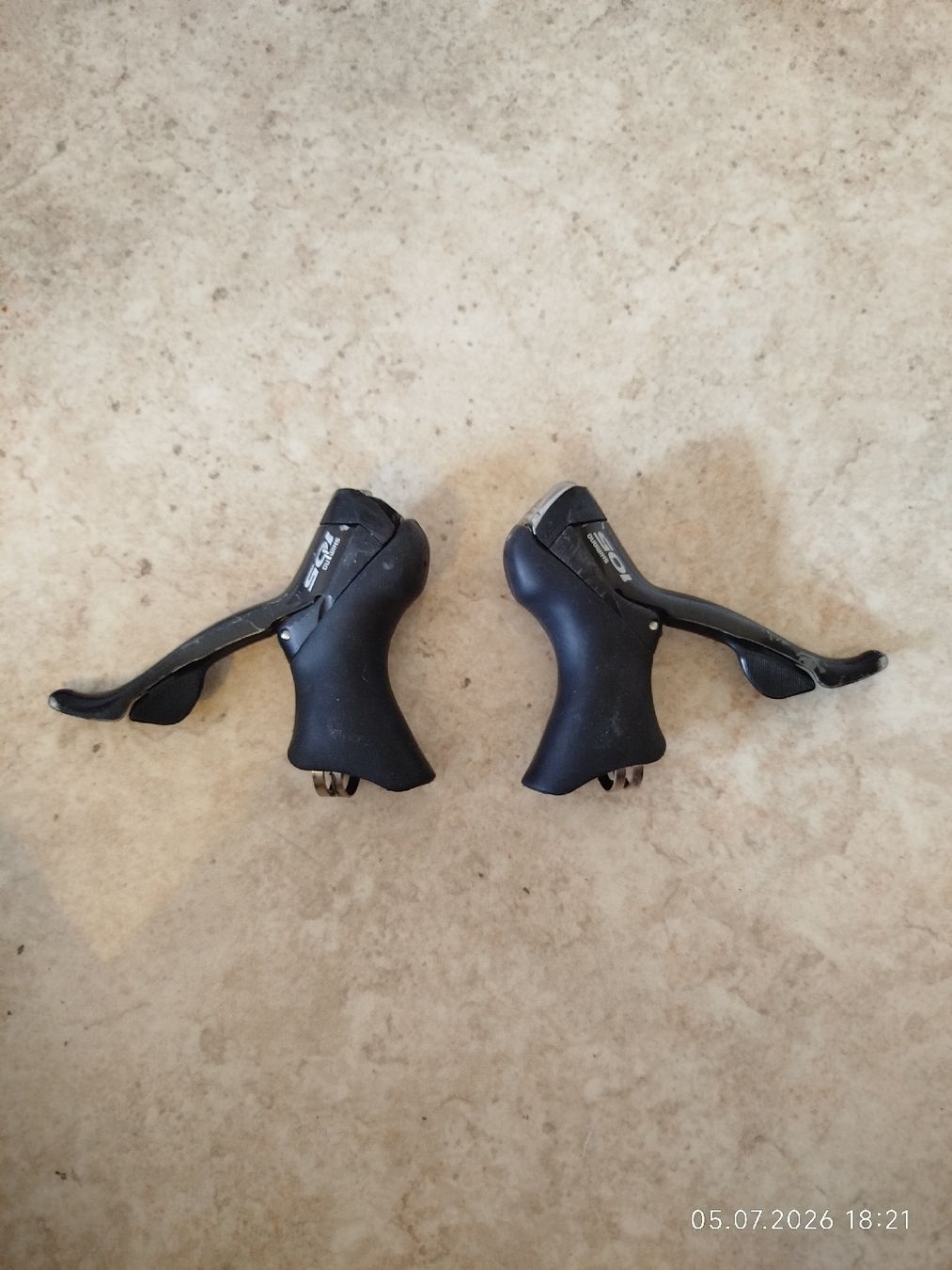 Shimano Pezzi di ricambio: Shimano 105 3x10 defekt  – Difettoso da Zürich venduto da etronicspy
