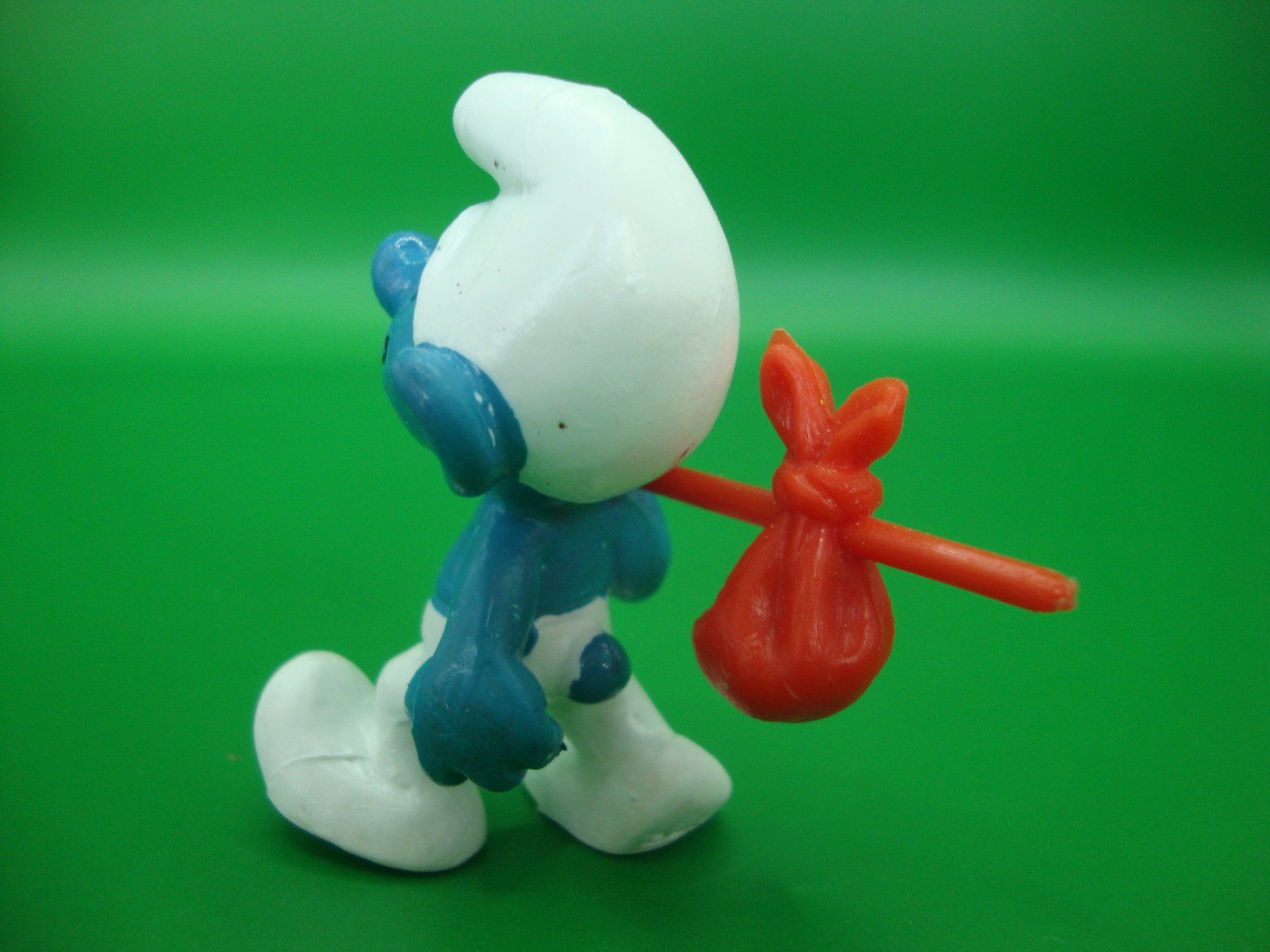 Bullyland Figuren: WANDERGESELLE SCHLUMPF PEYO BULLY HANDGERITZT 1980 – Gebraucht aus Basel von pink2010 1
