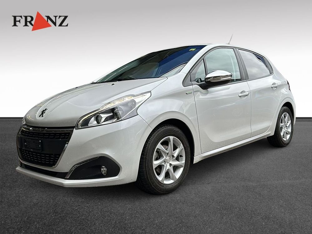 Peugeot 208 1.2 Urban Soul wenig KM ab 1,-- CHF