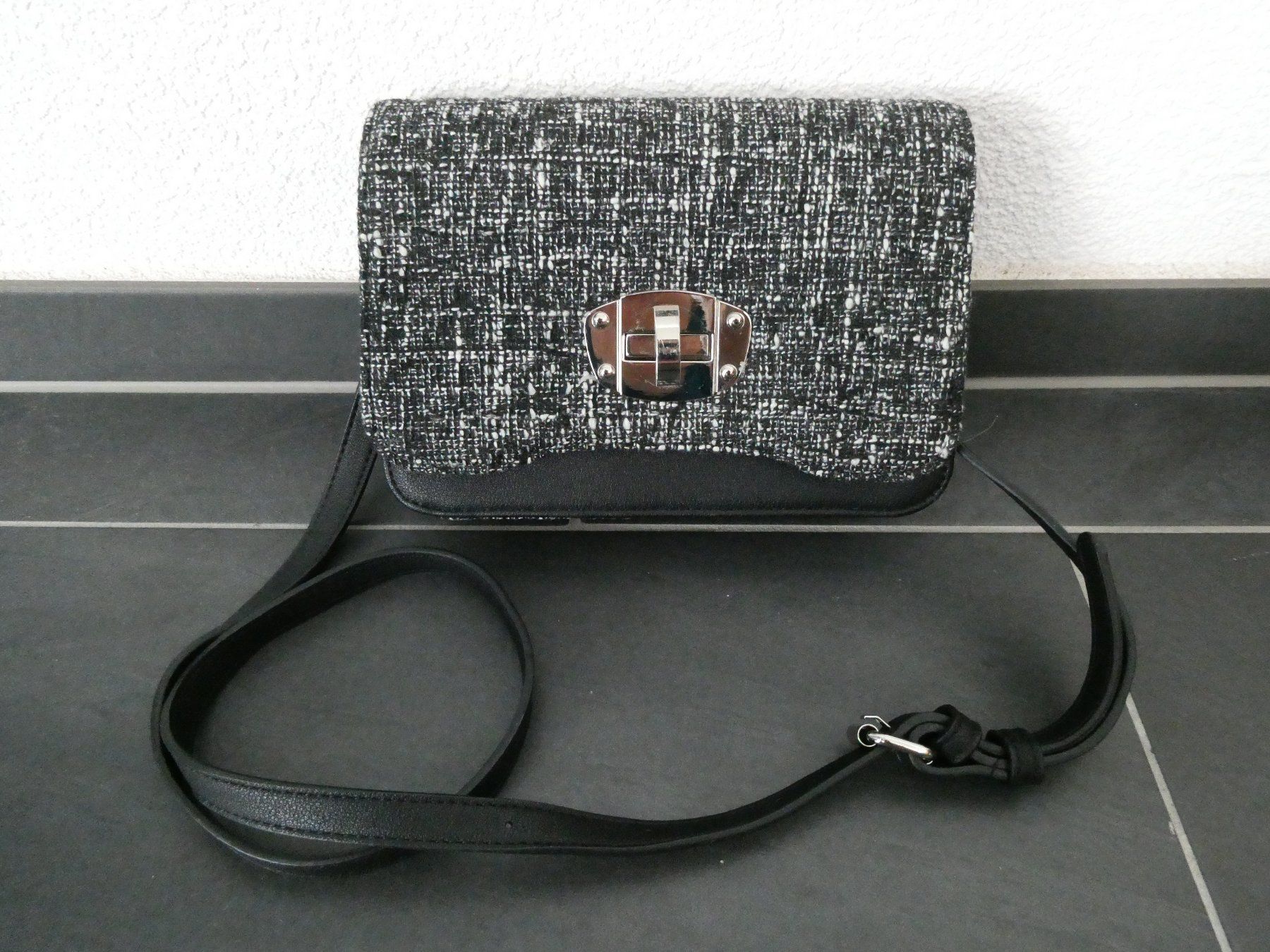 Borse da donna: Handtasche schwarz/weiss – Usato da Zürich venduto da Jo-Ma