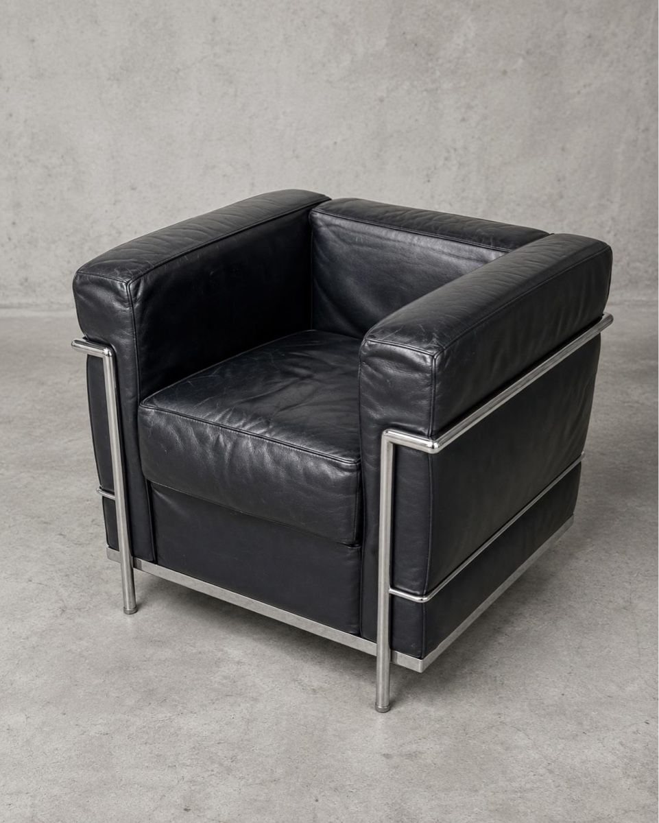 Poltrone: Le Corbusier Cassina LC2 REPLICA – Usato da Nürensdorf venduto da donmiguel7