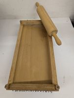 Chitarra Nedelschneider mit Nudelholz.
