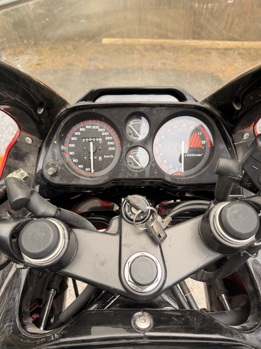 Honda Strada: Honda CBR 1000F – Usato da Triesen venduto da sim_85wd 3