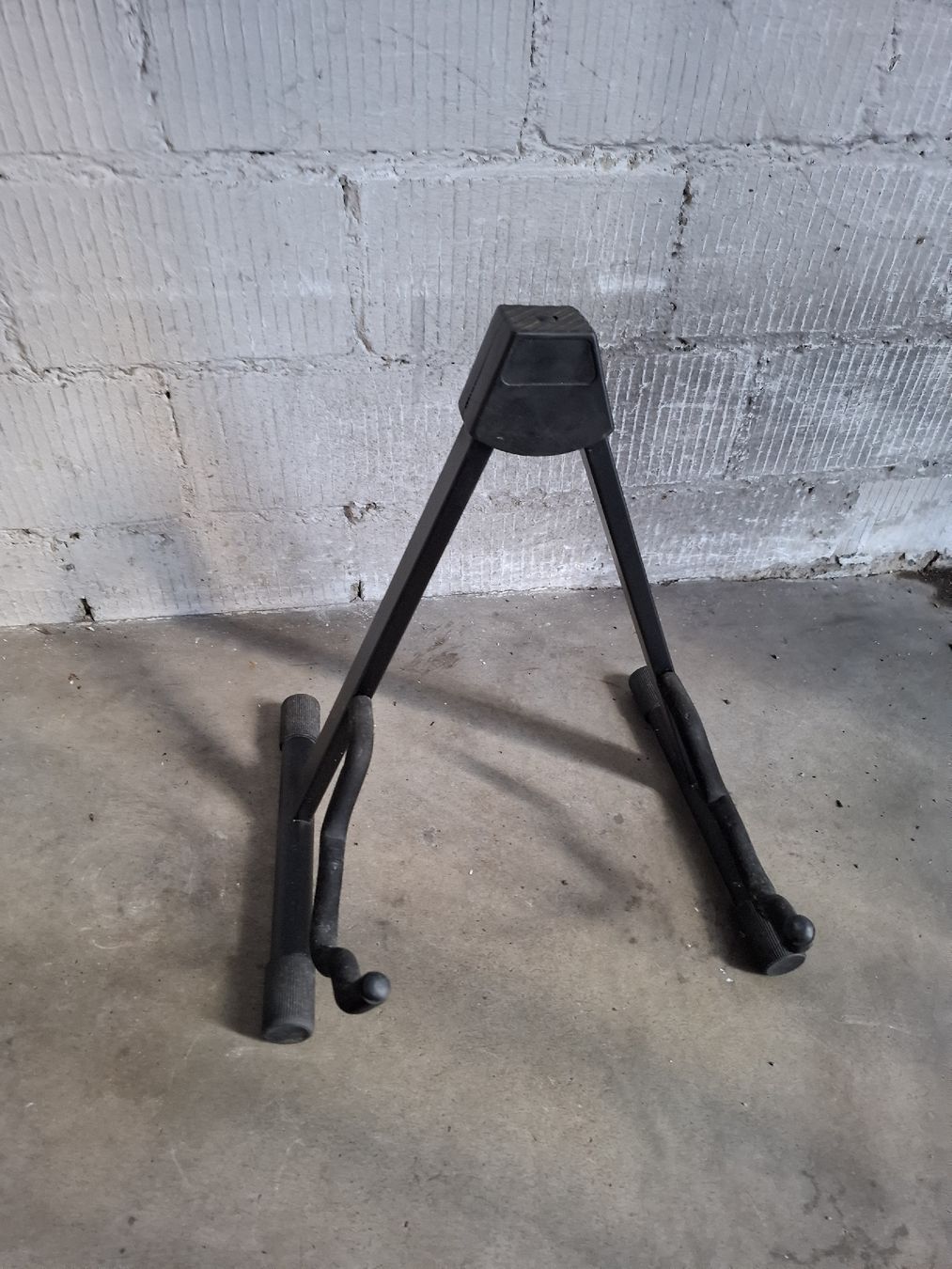 Supports pour instruments & partitions: Gitarrenständer – D'occasion à Meilen par GabsZurich