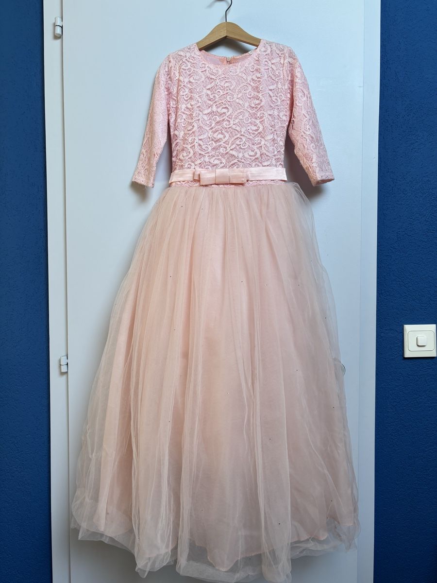 Vestiti & Gonne: Robe pour mariage 10 ans - 140cm – Usato da Founex venduto da ari_2gt7 2