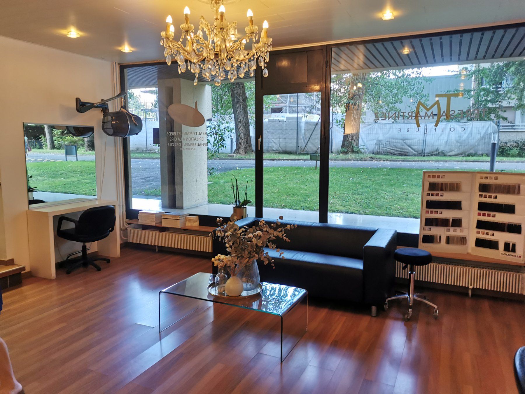 Dienstleistungen & Reparaturen: Loue place travail à coiffeuse avec sa clientèle – Gebraucht aus Meyrin von ger_5nny 2