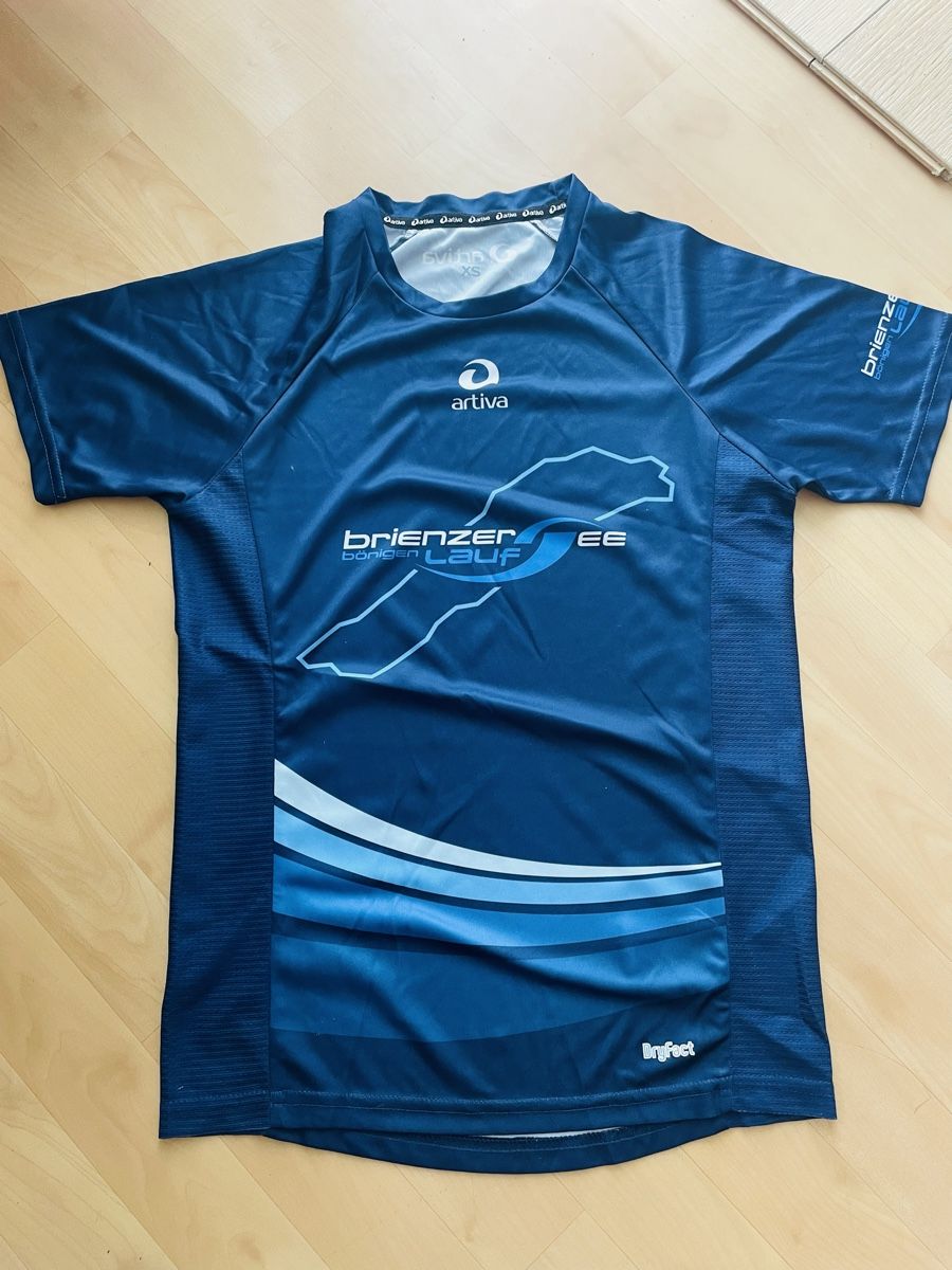 T-shirt: 5 Sport T-shirts S/36 – Usato da Zürich venduto da Angela_Fashion_Lover 1