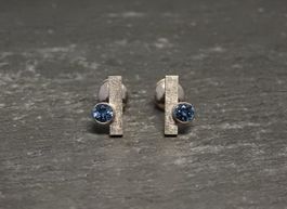Stabförmige Ohrstecker in WG 750 mit Aquamarinen, Unikat