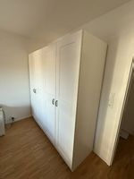 Kleiderschrank, 4 Türen, neuwertig