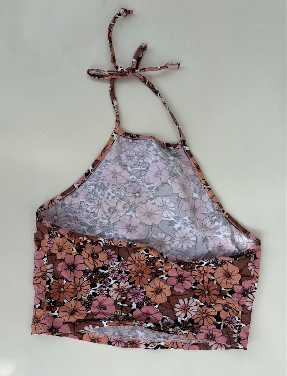 Tezenis Top: Tezenis Halterneck Top – Usato da Zürich venduto da leaena.st 1