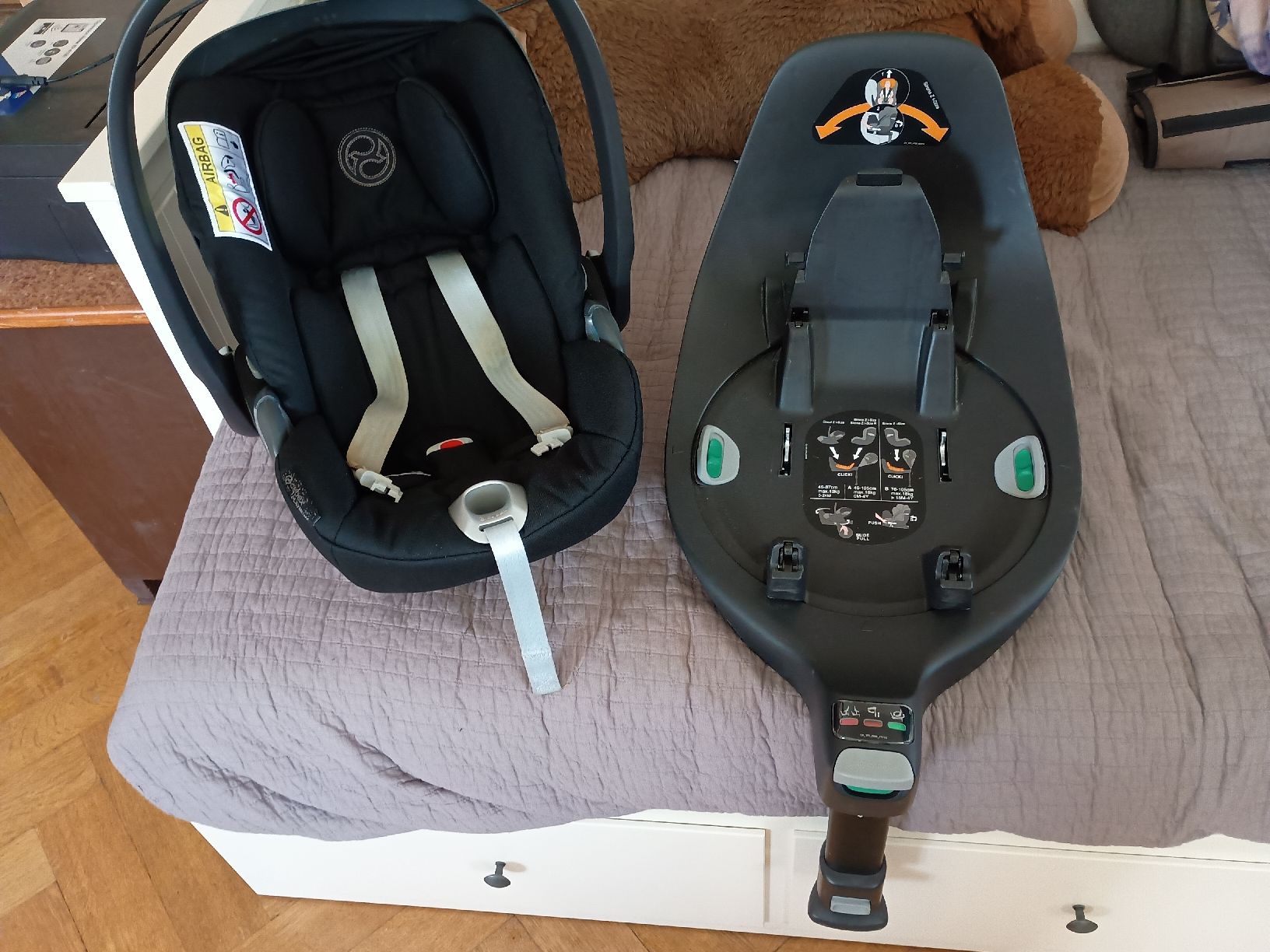 Cybex Seggiolini per auto: Cybex Babyschale Cloud i-size mit passender Isofix Station – Usato da Mattstetten venduto da dschroth1992 2