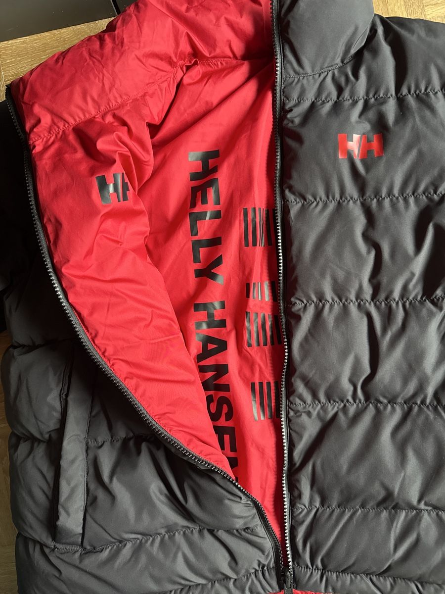 Helly Hansen Vestes: Helly Hansen Reversible Puffer Winterjacke – D'occasion à Au ZH par e.nila 1