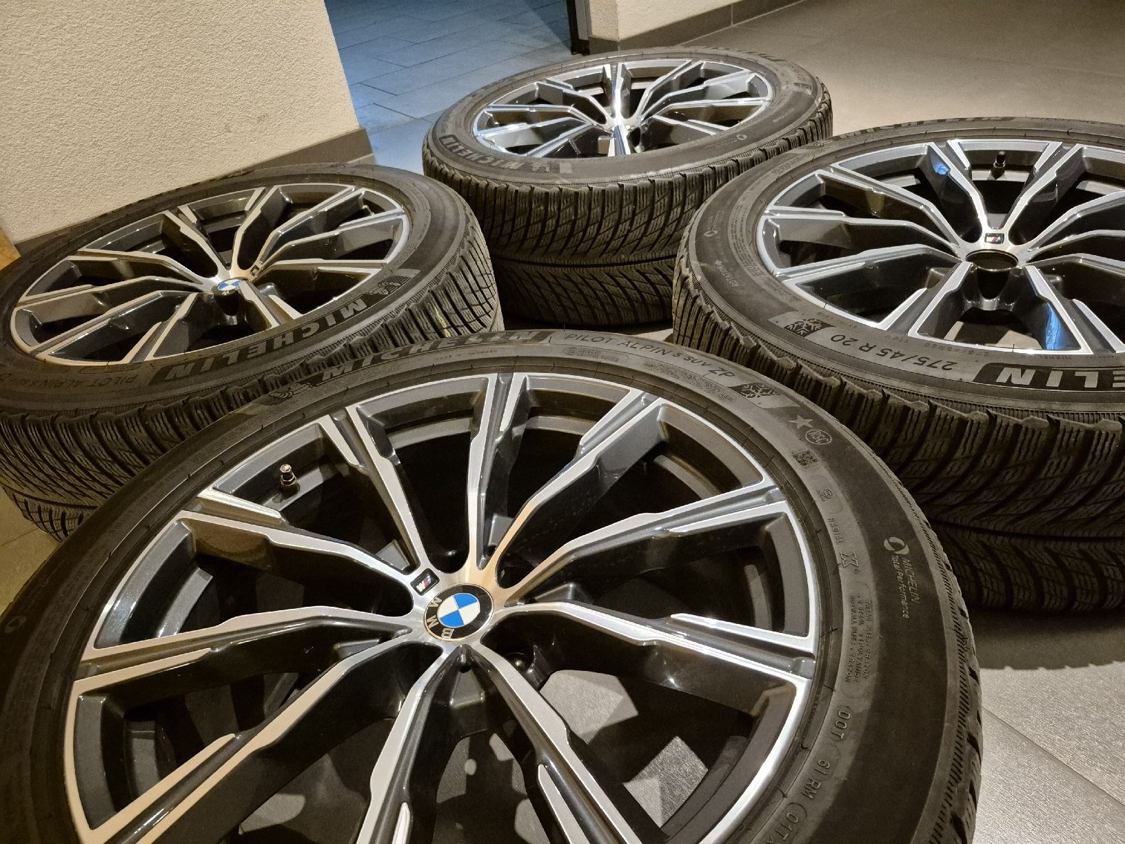 Pneumatici & Ruote complete: Winterräder BMW x5 G05 20" – Usato da Oberuzwil venduto da Auto-Hilber 2