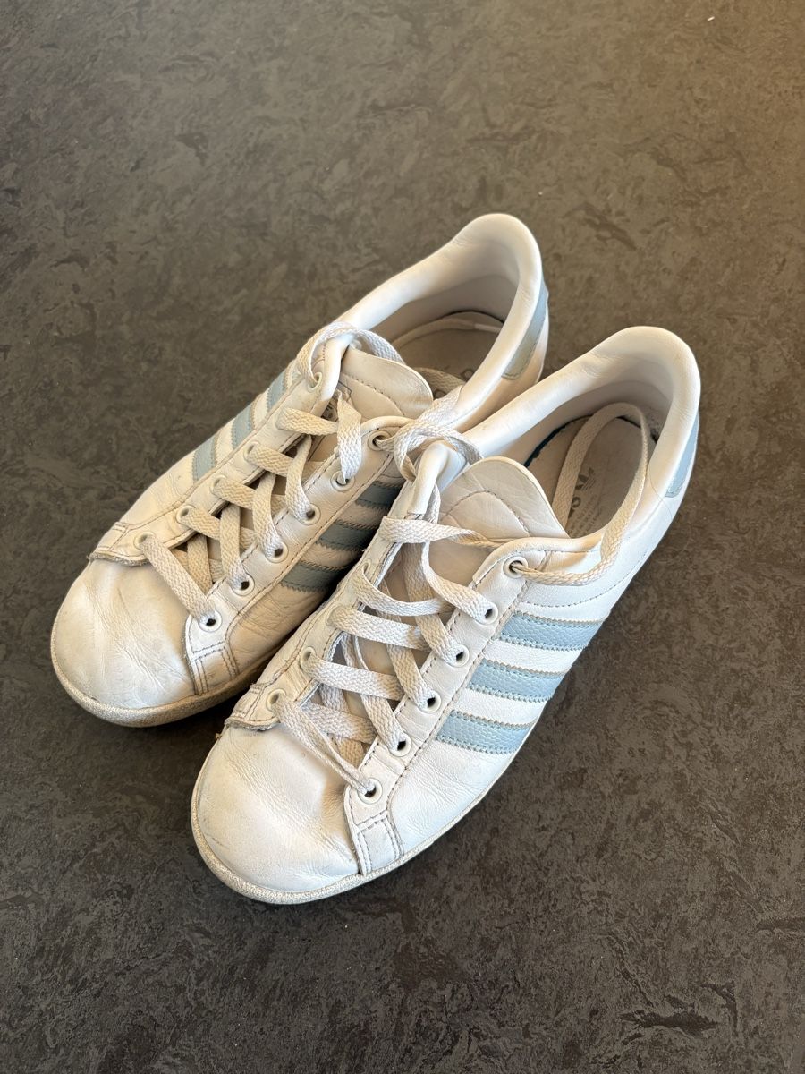 Adidas Damenschuhe: Adidas Sneaker  – Gebraucht aus Bettlach von ann_t6wp