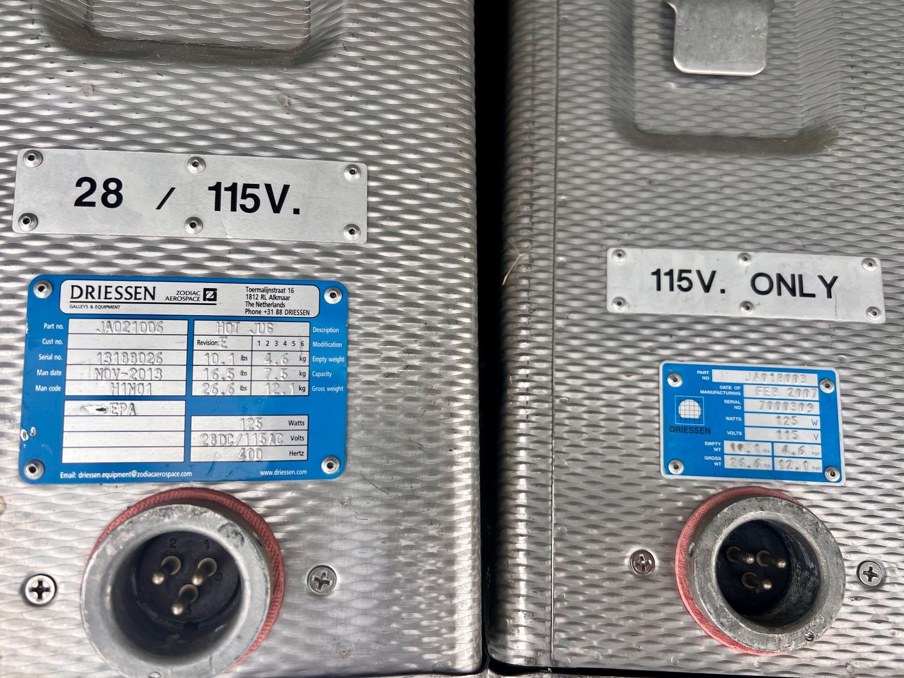 Contenitori edile: Airline Hot Liquid Container - 3 Stück – Usato da Ostermundigen venduto da airline-trolley 5